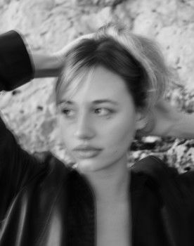 Ailen Miglioranza as Amiga de Sarah