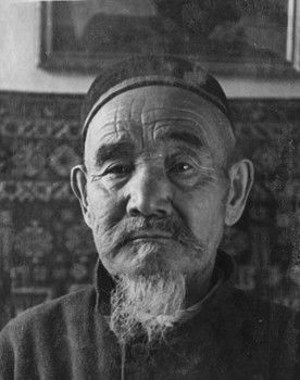 Kirey Zharkimbayev as Kurmanbek
