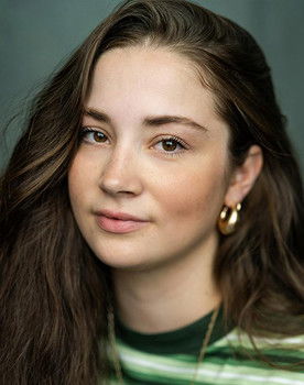 Annalise Bradshaw as Louella