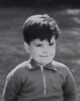 Quico Moyano as Edu (1ra época)