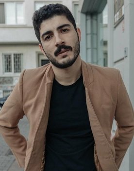 Volkan Kıran as Salim