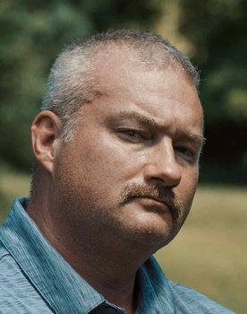 Bill K. Kenney as Dt. Holton