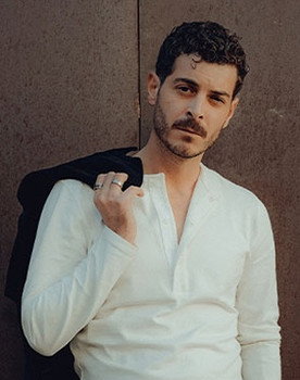 Antón Lofer as Cabo López