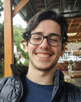 Henrique Filgueiras as André