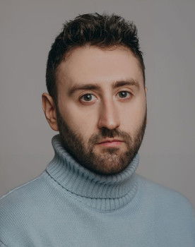 Aitor Arabiourrutia as Oficinista