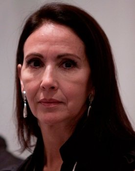 Blanca Guerra as Archaeologist
