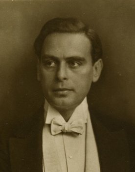 Bernd Aldor as Dr. Erich Mautner