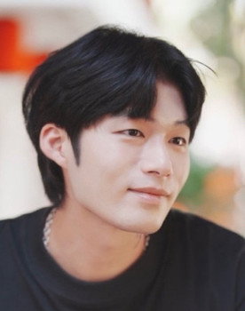 Andrew Choi as Chin-woo