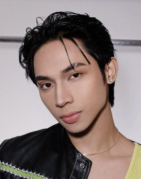 Taneo Sebastian as Joey