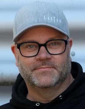 Niclas Laaksonen as Paranormal utredare