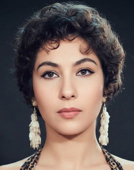 Neşe Yulaç as Zehra