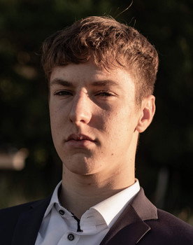 Adrian Schloßmacher as Informant (uncredited)