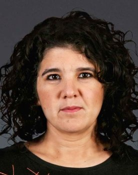 Ayça Damgacı as Neşe