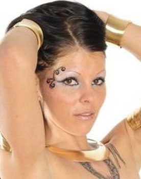 Pia Carrere