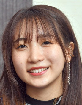 Lilas Ikuta as Hiroka 'Hiro' Betsuyaku (voice)