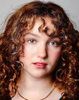 Olivia Das as Olivia Kowalski