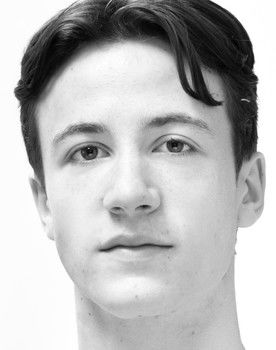 Joel Calstar-Fisher as Junior Constable