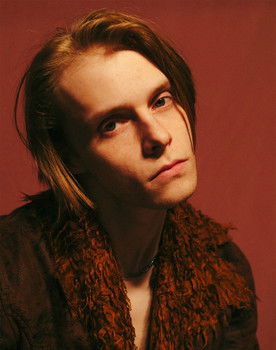 Graham Lutes as Eliott