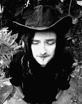 Alessio Colosi as Male Narrator