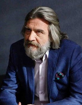 Metin Belgin as Hasan