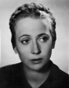 Renée Faure as Clelia Conti