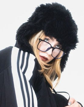 Valeriia Tsarenko as Woman in the bar