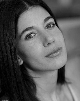 Stephanie Venezian as Shana