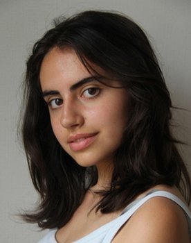 Maria-Giulia Castelli as Zoé