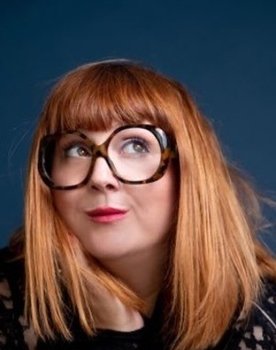 Lola Cès as Cathy