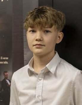 Emil Järvinen as Poika