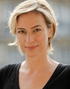 Jessica Forde as 