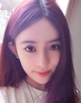 Meng Ziyi as Lei Chun