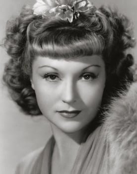 Joyce Compton as Lulu