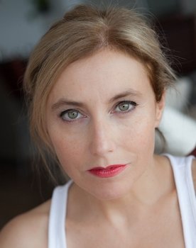 Anik Vandercruyssen as Striptiseuse