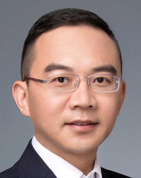 Lang Yongchun as Chinese News Anchor