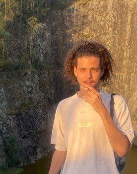 Vinicius Romero as Joaquim Jovem