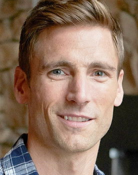 Andrew W. Walker as Zach Callahan