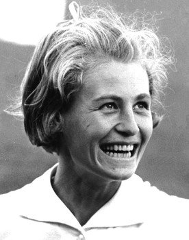 Ulla Olsson as Self - Längdhopp (archive footage)