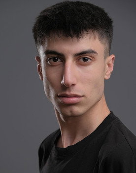 Ahmetcan Özer as Metin