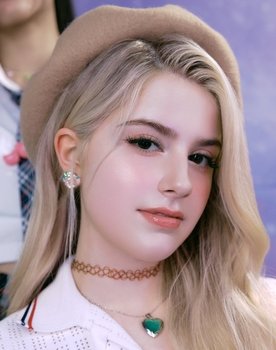 Kiera Grace