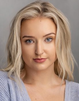 Emma Anne Wedemeyer as Peyton