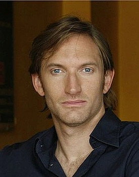 Robert Lyons as Hunter