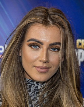 Julie Reinders as Jury