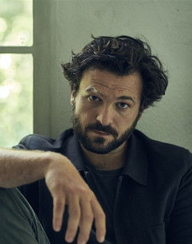 Thibaut Évrard as Djibouti