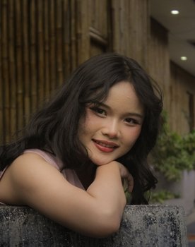 Fathimah Tan as Santi