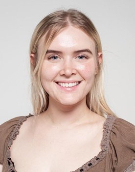 Charlotte Brassil as Casey Wells