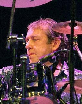 Mark Brzezicki as Schlagzeug, Perkussion