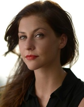 Christiana Ubach as Anna
