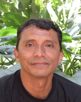 Vicente Quintero as Pinilla