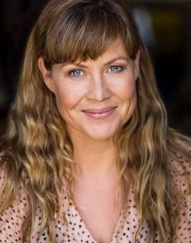 Sarah McLeod as May Belle (uncredited)